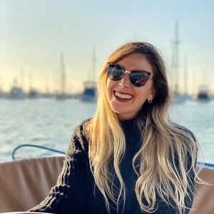 Meet your Posher, Holly